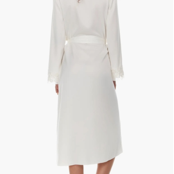 Flora Nikrooz Showstopper Long Robe in Ivory/White - Picture 2 of 3